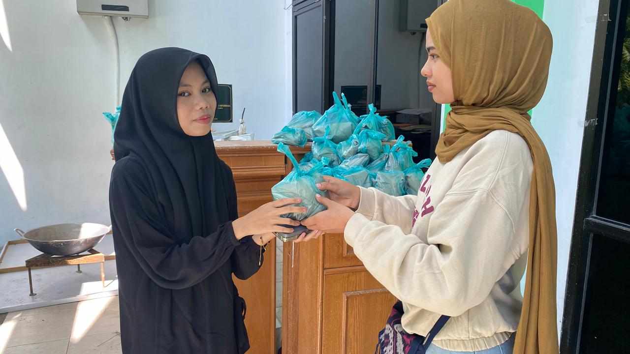 HIMATIF Unimal Hadirkan Aksi Nyata: Solidaritas Mahasiswa Informatika untuk Korban Banjir